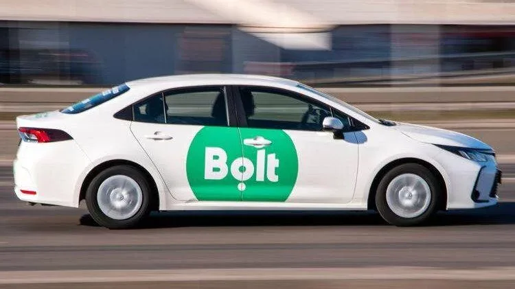 “Bolt”dan daha bir şikayət - Müştərini yarı yolda atıb...