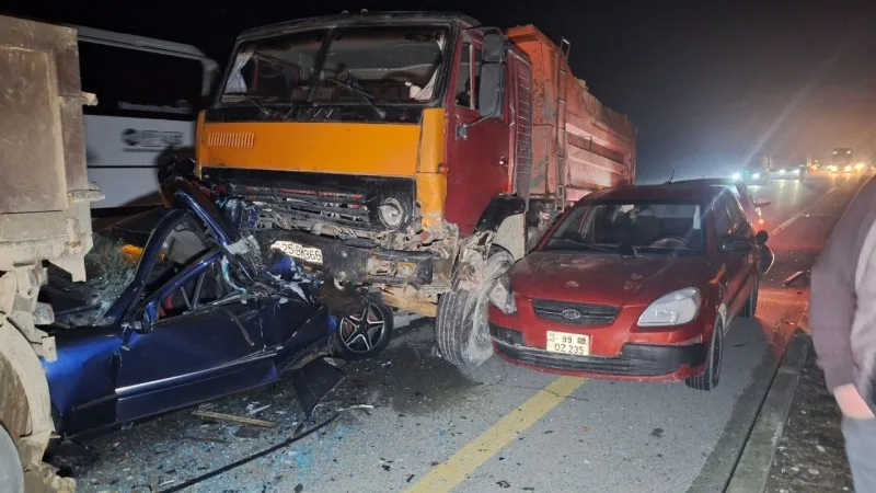 Ucarda DƏHŞƏTLİ QƏZA: 2 ölü, 22 yaralanan var - YENİLƏNİB