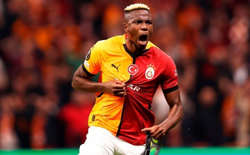 Mançester Yunayted Viktor Osimheni transfer etməyi düşünür