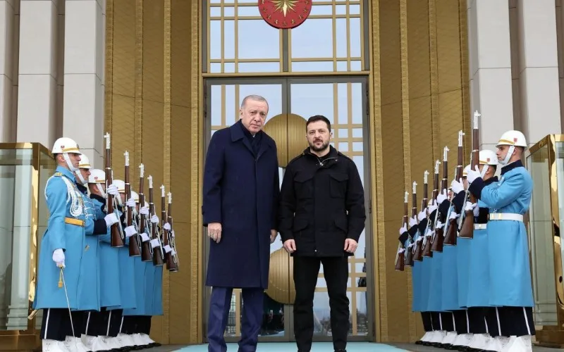 Zelenski Türkiyəni tərk etdi
