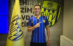 Renat Dadaşovun transferi rəsmiləşdi