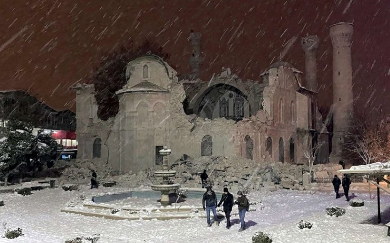 Suriyada məsciddə açılmış atəş nəticəsində 6 nəfər ölüb