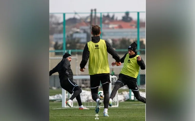 “Neftçi” "Kəpəz"lə oyuna itki ilə çıxacaq