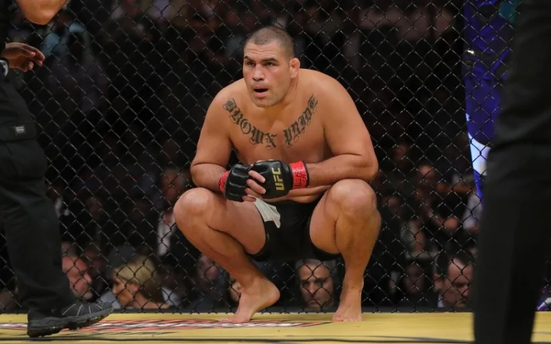 Amerikalı UFC çempionu 5 il müddətinə azadlıqdan məhrum edildi