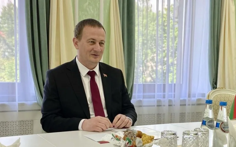 Aleksandr Turçin Əli Əsədovu təbrik etdi