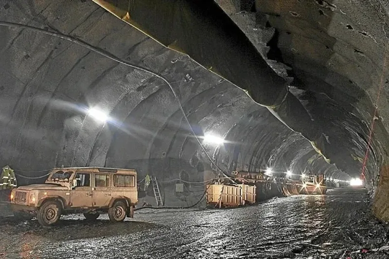 Kömür mədənində partlayış - 9 nəfər...