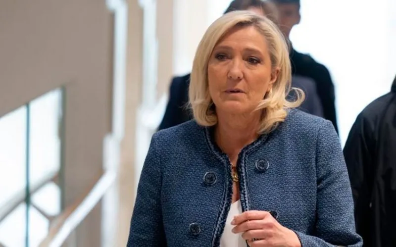 Paris məhkəməsi Marin Le Peni parlament köməkçiləri işində təqsirli bilib