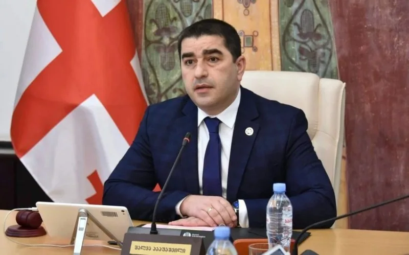 Bütün səfirləri ölkənin daxili işlərinə qarışmamağa çağırdı