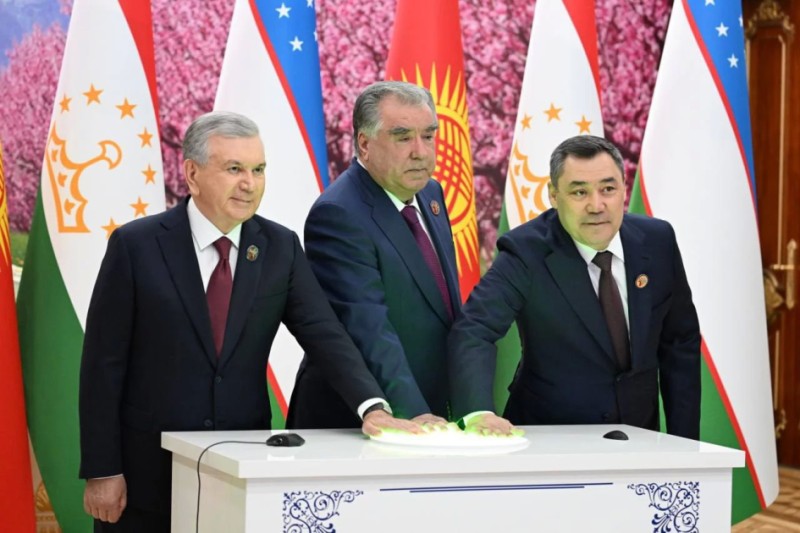 Üç prezidentin mühüm müqaviləsi: Sənədin ömrünün nə qədər olacağını zaman göstərəcək