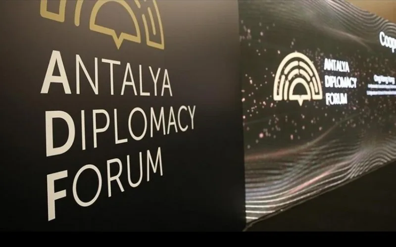 Antalya Diplomatiya Forumunda diqqətçəkən məqamlar - VİDEO