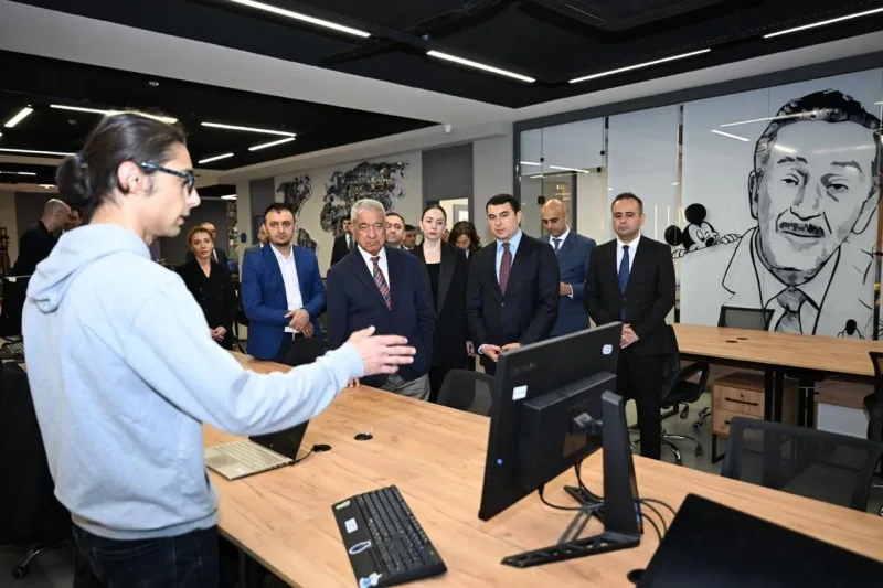 Hafiz Paşayev Yaradıcı Mərkəzdə yaradılan şəraitlə tanış oldu