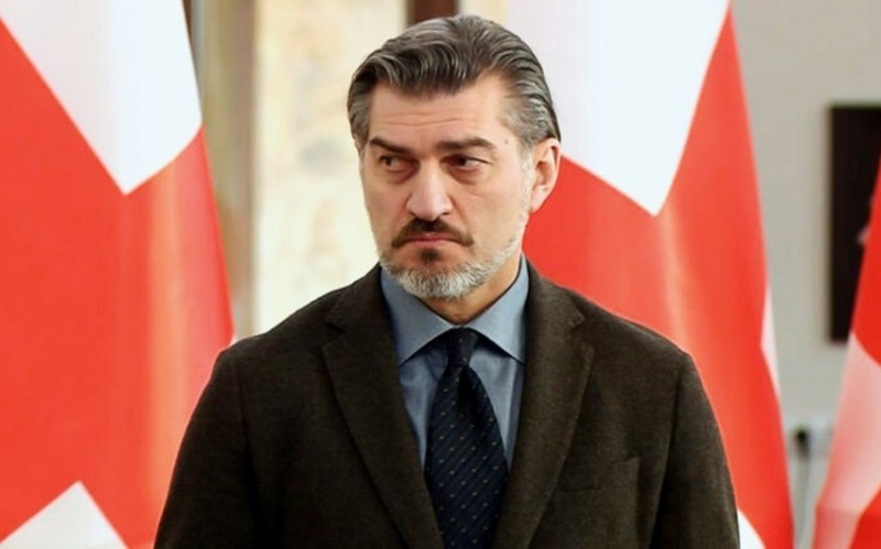 Kavelaşvili xarici qrantları qadağan edən qanunu imzaladı