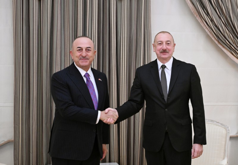 İlham Əliyev Mövlud Çavuşoğluya başsağlığı verdi