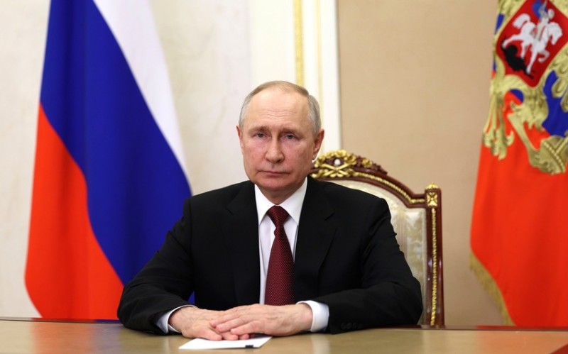 Putin Xameniyə məktub göndərib