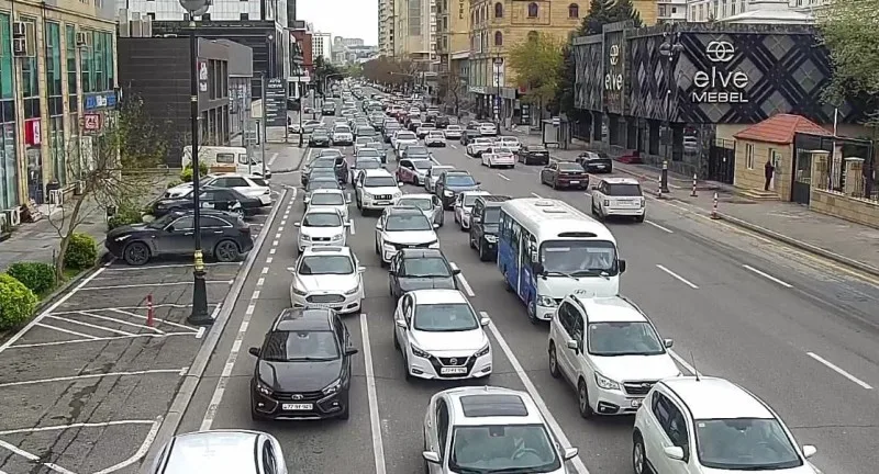 Bakıda bu yollarda tıxac var - SİYAHI