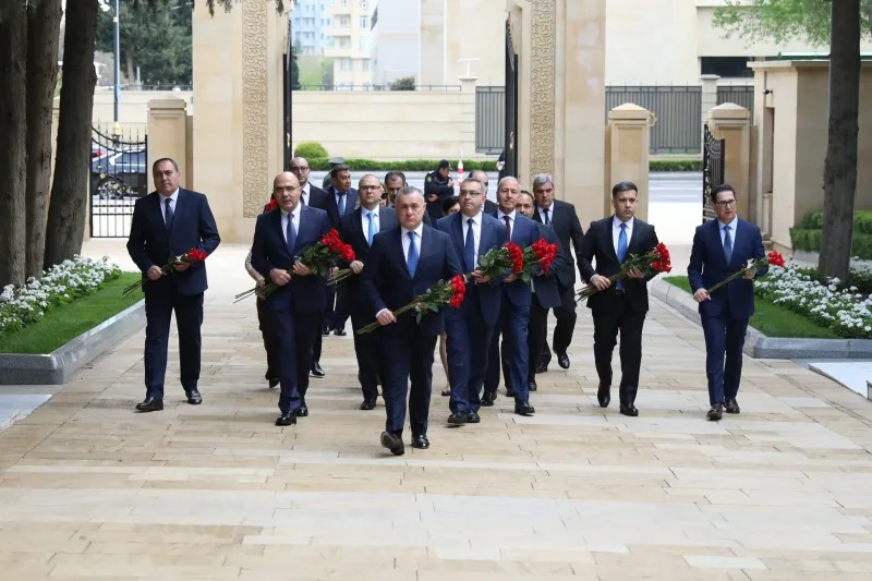 Səhiyyə Nazirliyinin rəhbərliyi Zərifə Əliyevanın xatirəsini ehtiramla yad edib