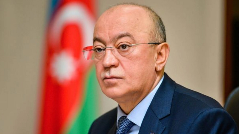 Nazir rəisi təqaüdə göndərdi - FOTO