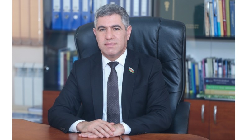 Adambaşına 13.8 min manat bank borcu var - Vüqar Bayramov