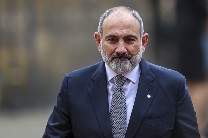 Paşinyan şantaj olunur
