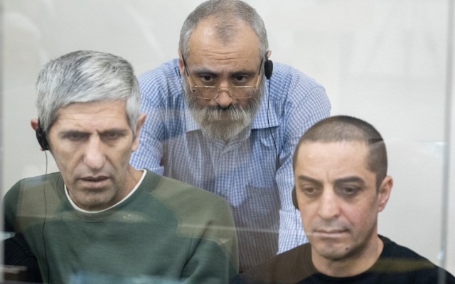 MƏHKƏMƏ: Yaralı azərbaycanlı əsgərlərin üzərinə benzin töküb onları diri-diri yandırıblar - FOTOLAR