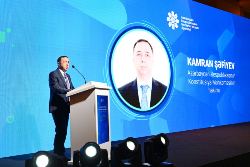 Hüquqi informasiyanın cəmiyyətə düzgün şəkildə ötürülməsi xüsusi əhəmiyyət daşıyır