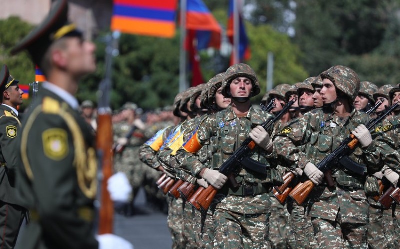 Ermənistanda çağırış yaşının artırılması təklif edilib