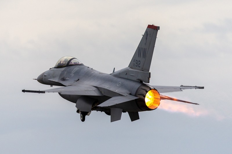 ABŞ Ukraynaya F-16 avadanlıqlarının satışını təsdiqləyib