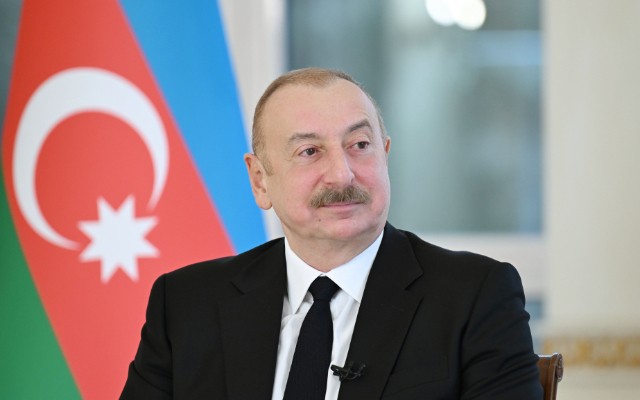 Prezident Vyetnamla əmtəə dövriyyəsindən DANIŞDI
