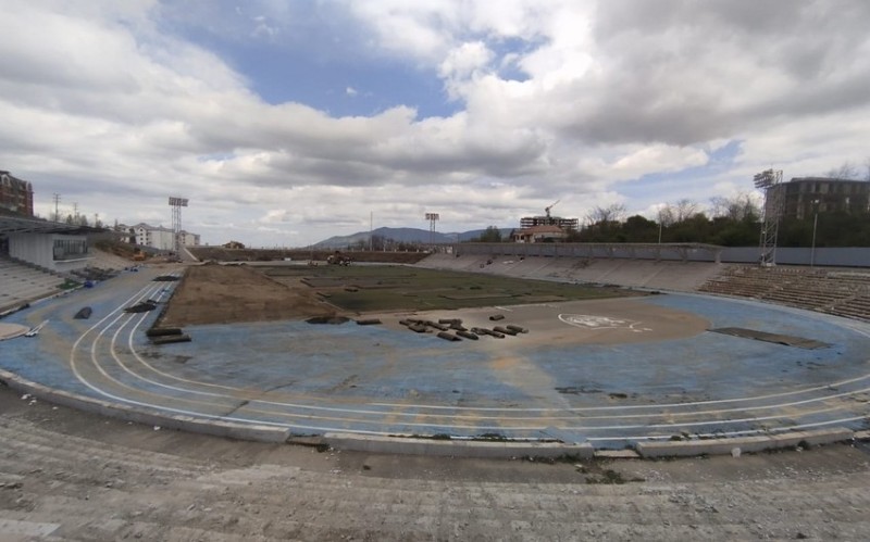 Xankəndi stadionu yenidən təmir olunur - FOTO