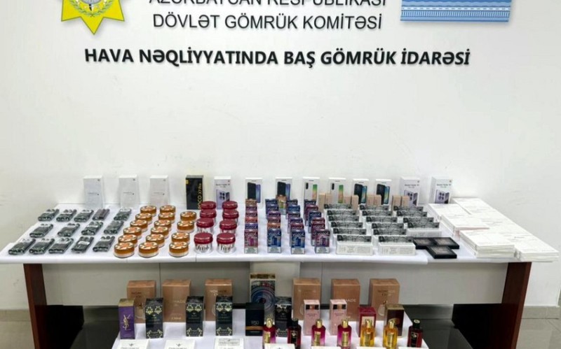 Sərnişinlərə paylanılaraq ölkəyə qanunsuz keçirilən mallar aşkarlandı