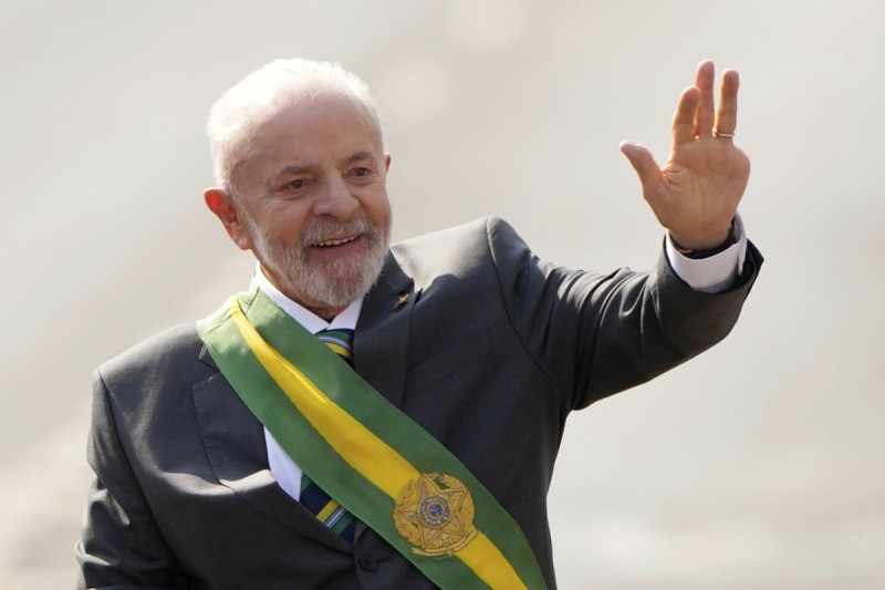 Braziliya prezidenti Moskvaya yola düşdü