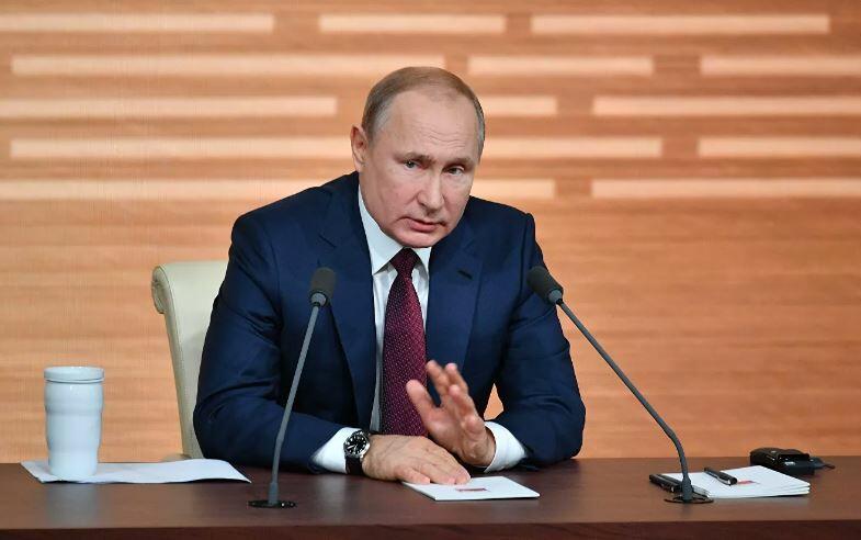 Putin yeni Roma Papasını təbrik etdi