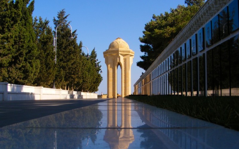 To Lam Şəhidlər xiyabanını ziyarət edib