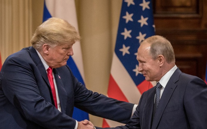 Tramp və Putin qələbə münasibətilə bir-birini təbrik etdilər