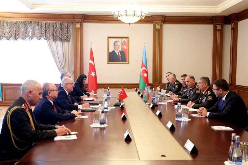 Azərbaycan və Türkiyə müdafiə nazirləri görüşüb - YENİLƏNİB