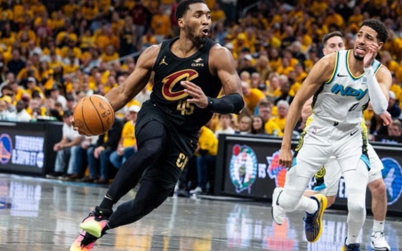 NBA-da ilk yarımfinalçı bəlli olub