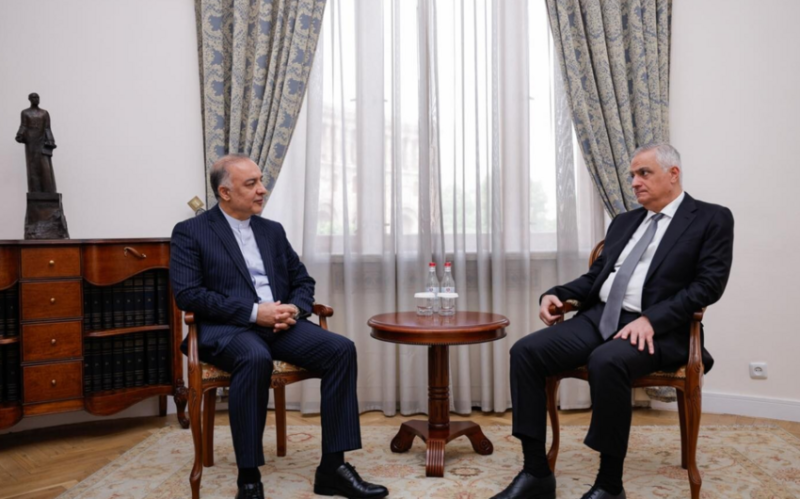 Ermənistanın baş nazirinin müavini İran səfiri ilə regional prosesləri müzakirə edib