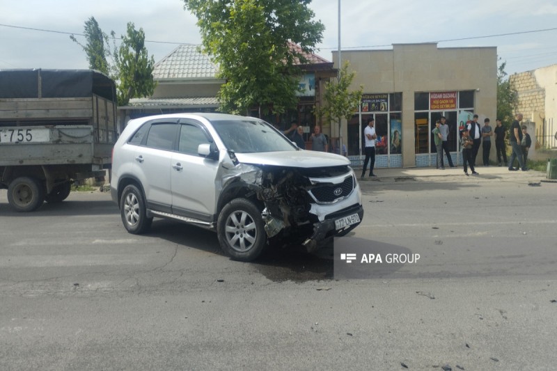 Ağdamda iki maşın toqquşub, xəsarət alanlar var - FOTO