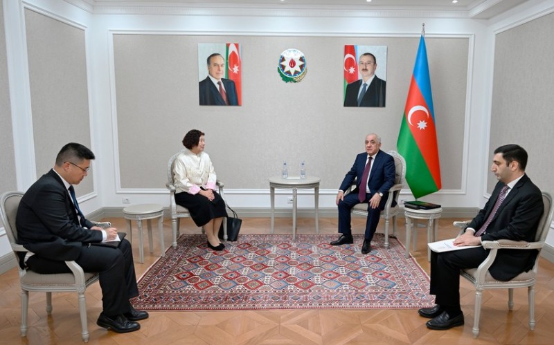 Baş nazir Çin səfiri ilə görüşdü