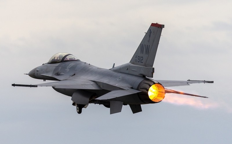 Ukraynaya məxsus F-16 ilə əlaqə kəsilib