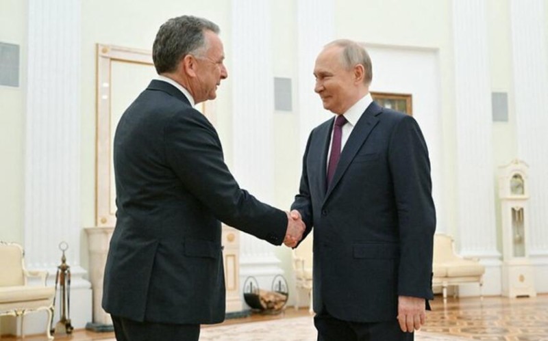 Putin Uitkoffla görüşməkdən imtina etdi