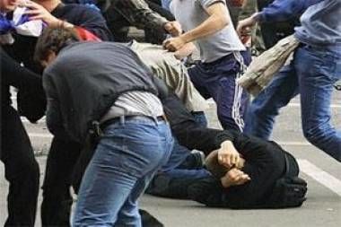 Göygöldə kütləvi dava: iki qardaş ağır yaralandı