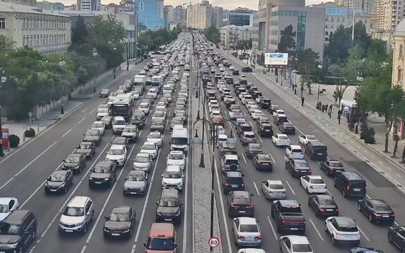 SÜRÜCÜLƏRİN NƏZƏRİNƏ: Bu yollarda tıxac var - SİYAHI