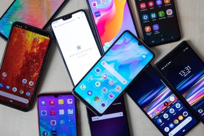 Bu il Azərbaycana 260 mindən çox smartfon idxal edilib