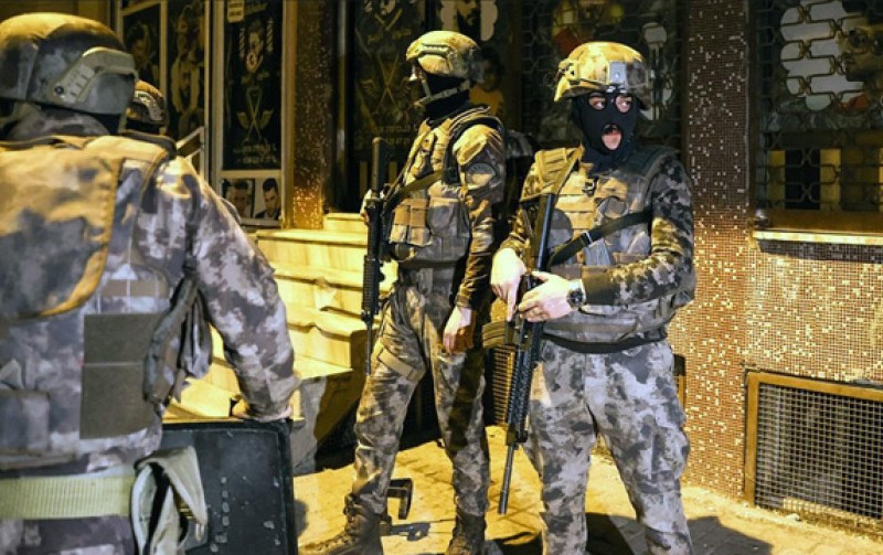 İstanbul bələdiyyəsində növbəti əməliyyat - tutulanlar var