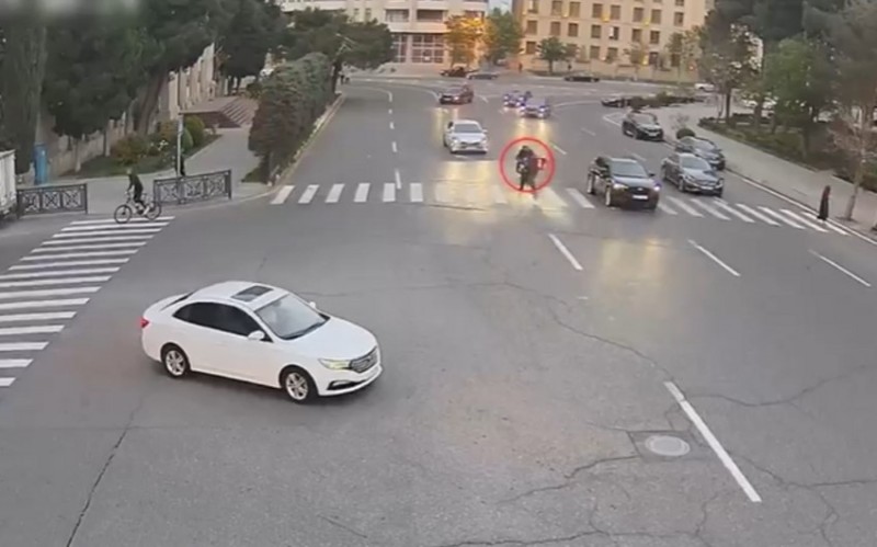 Bakının motosiklet piyadaları belə vurdu - VİDEO