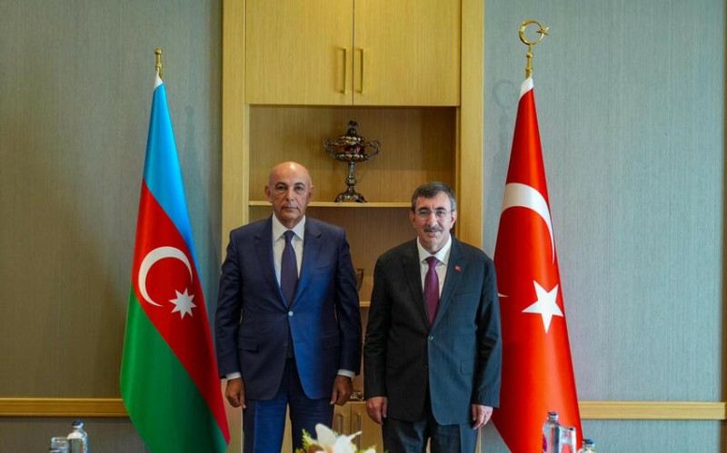 Ədalət Vəliyev Cevdet Yılmazla görüşdü