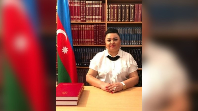 Direktorun ikinci töhməti: Məktəb kimə həvalə olunub?
