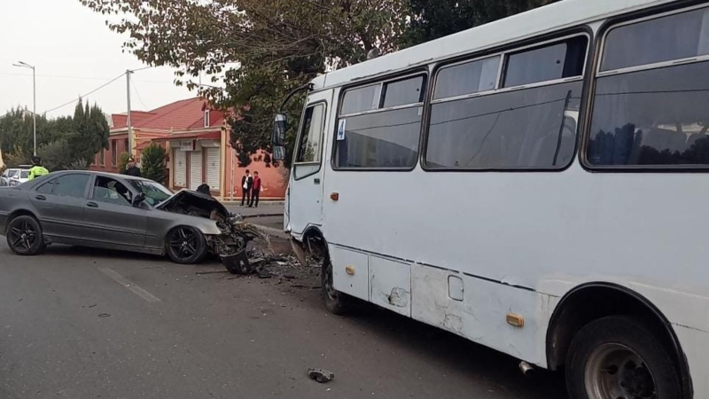 Sumqayıtda AVTOBUS QƏZASI: 4 sərnişin...