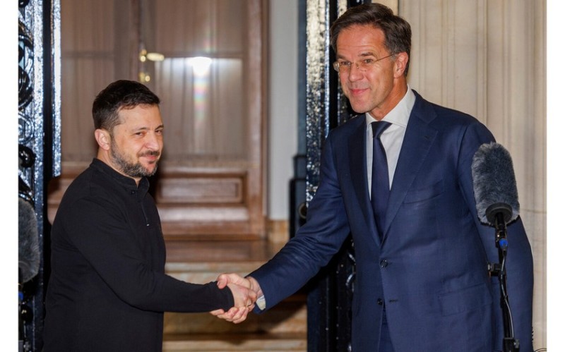 Zelenski Rutte ilə söhbətinin təfərrüatlarını AÇIQLADI